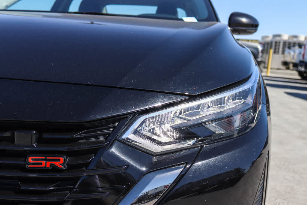 Used 2025 Nissan Sentra SR FWD image 7