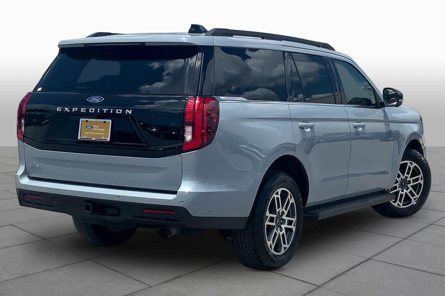 Certified 2025 Ford Expedition Active AWD/4WD image 13