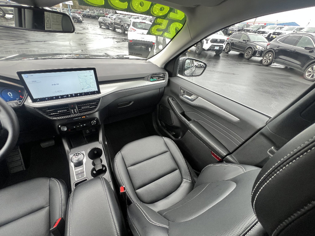 Certified 2025 Ford Escape Platinum image 20