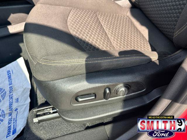 Used 2020 GMC Terrain SLE w/ Driver Convenience Package FWD image 17