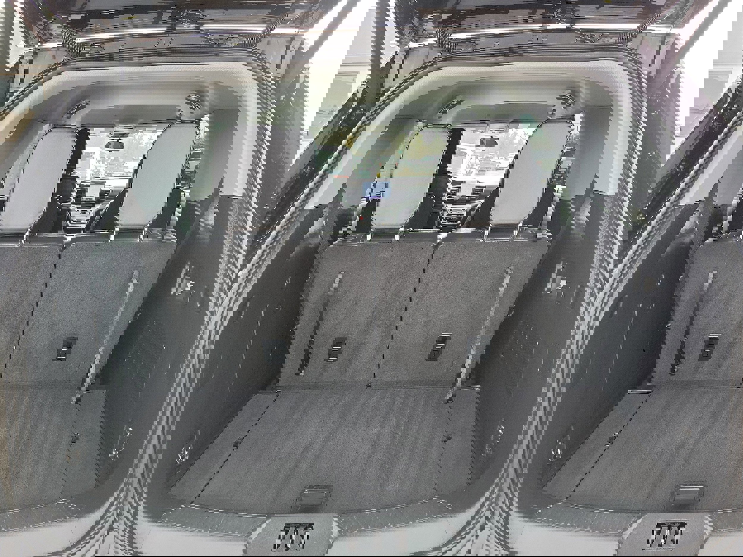 Certified 2023 Ford Explorer XLT w/ Equipment Group 202A image 9