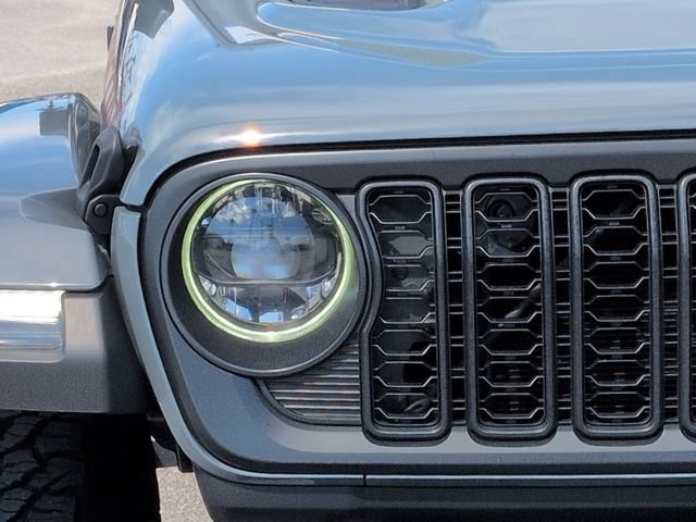 Used 2025 Jeep Wrangler Unlimited Rubicon AWD/4WD image 10