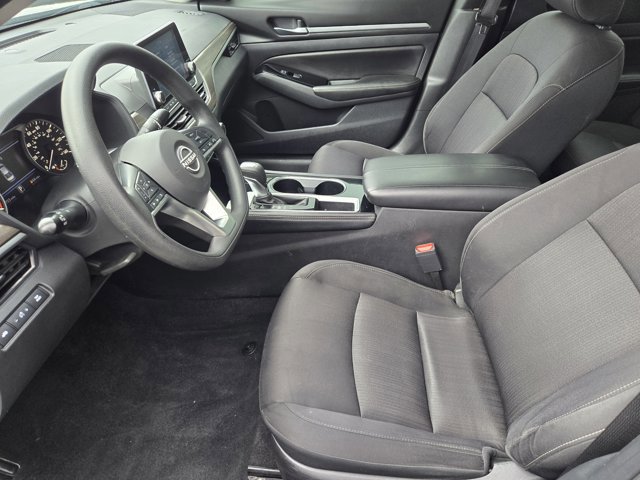 Used 2023 Nissan Altima 2.5 SV FWD image 11