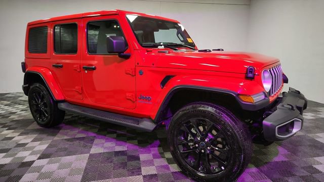 Used 2025 Jeep Wrangler Unlimited Sahara AWD/4WD image 25