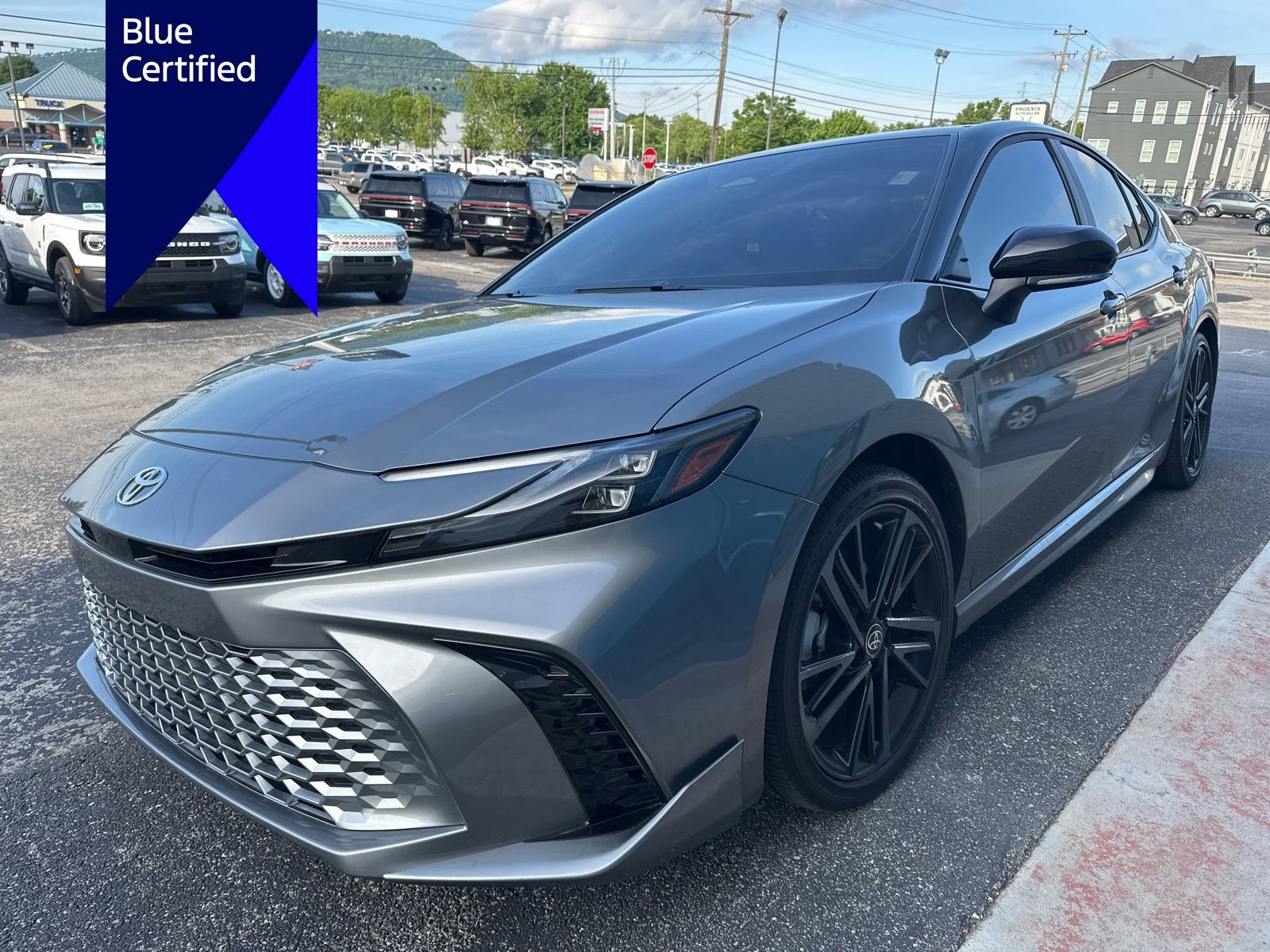Used 2025 Toyota Camry XSE FWD image 1