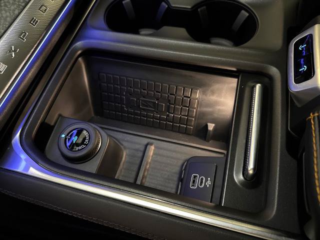 Certified 2025 Ford Expedition Tremor AWD/4WD image 32