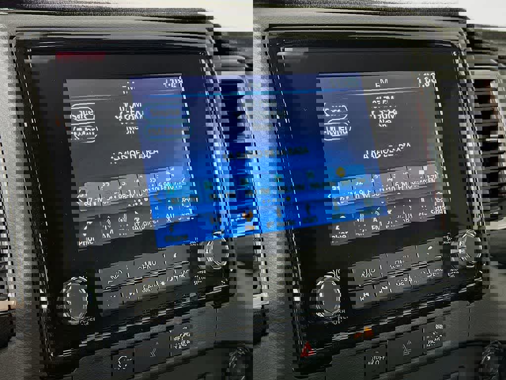 Used 2024 Nissan Frontier SV w/ Technology Package image 18