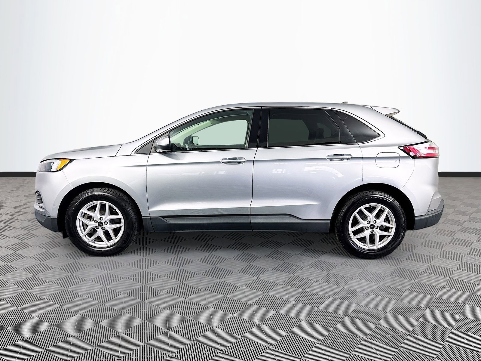 Certified 2023 Ford Edge SEL AWD/4WD image 4