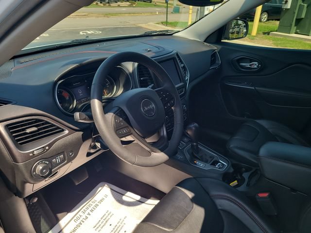 Used 2022 Jeep Cherokee Trailhawk w/ Sound & Nav Group AWD/4WD image 10