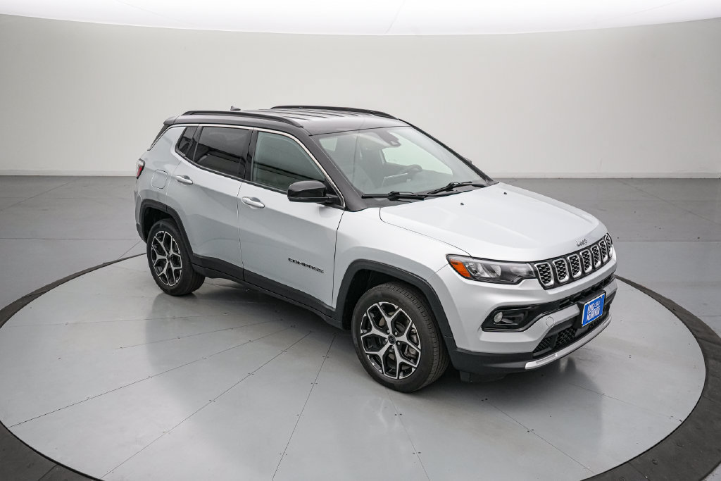 Used 2025 Jeep Compass Limited AWD/4WD image 2