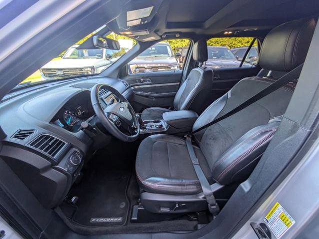 Certified 2018 Ford Explorer XLT w/ Equipment Group 202A AWD/4WD image 26