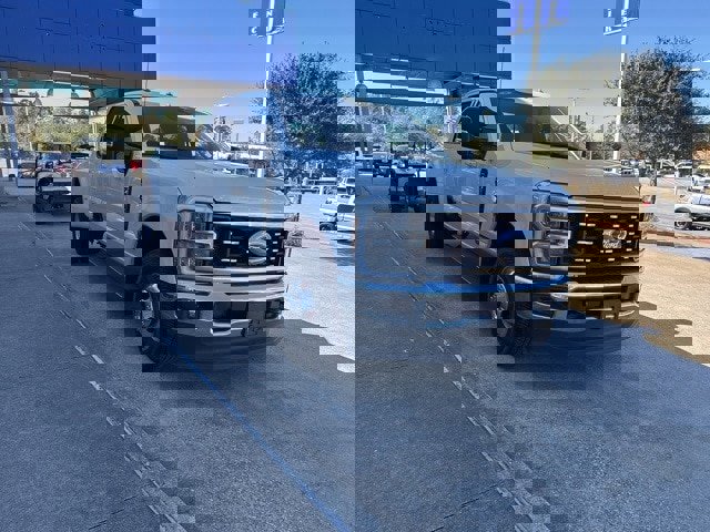 Certified 2025 Ford F350 Lariat image 6