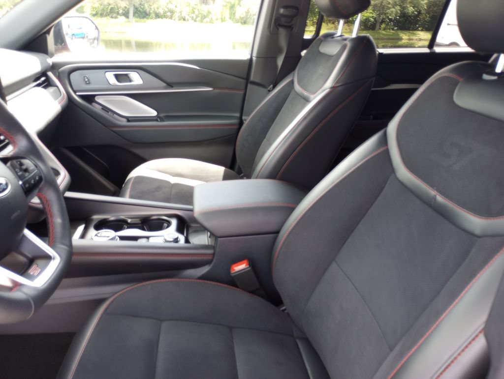 Certified 2025 Ford Explorer ST RWD image 21