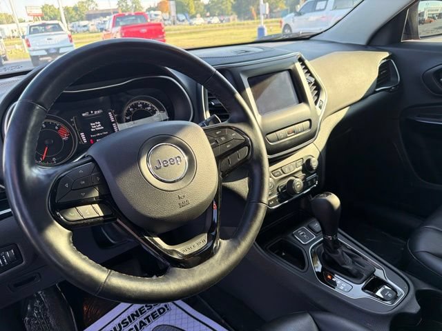 Used 2021 Jeep Cherokee Latitude Plus FWD image 12