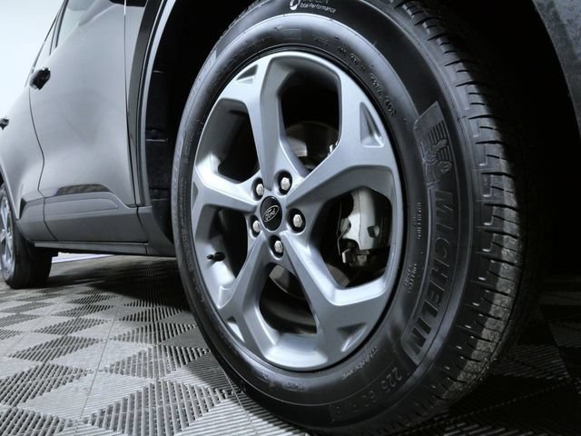 Certified 2025 Ford Escape ST-Line AWD/4WD image 2
