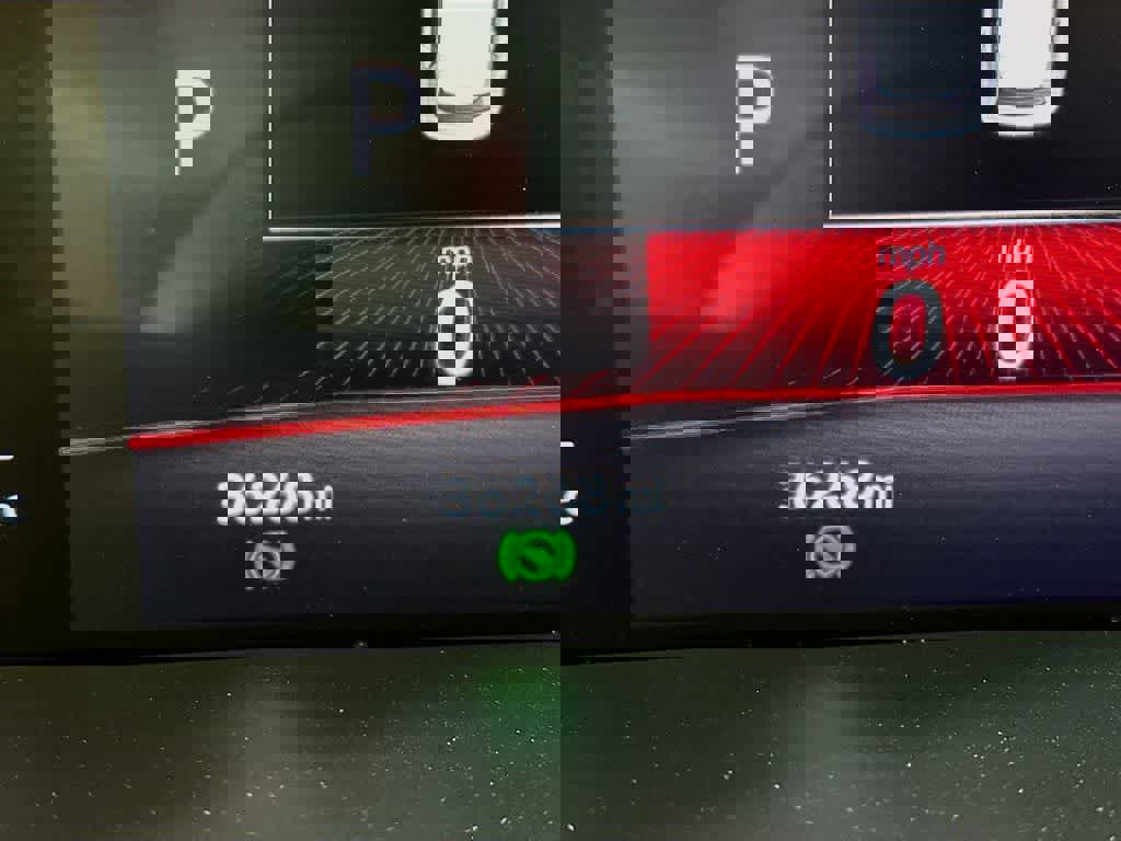 Used 2024 Volkswagen Tiguan SE R-Line image 23