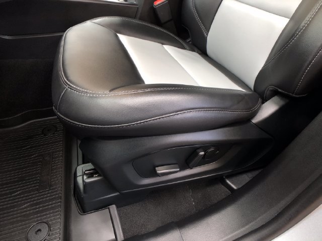 Certified 2023 Ford Explorer XLT w/ Equipment Group 202A AWD/4WD image 11