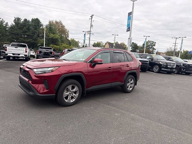 Used 2025 Toyota RAV4 XLE AWD/4WD image 3