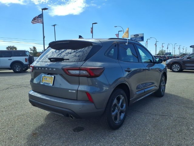 Certified 2024 Ford Escape ST-Line Select w/ Tech Pack #1 AWD/4WD image 7