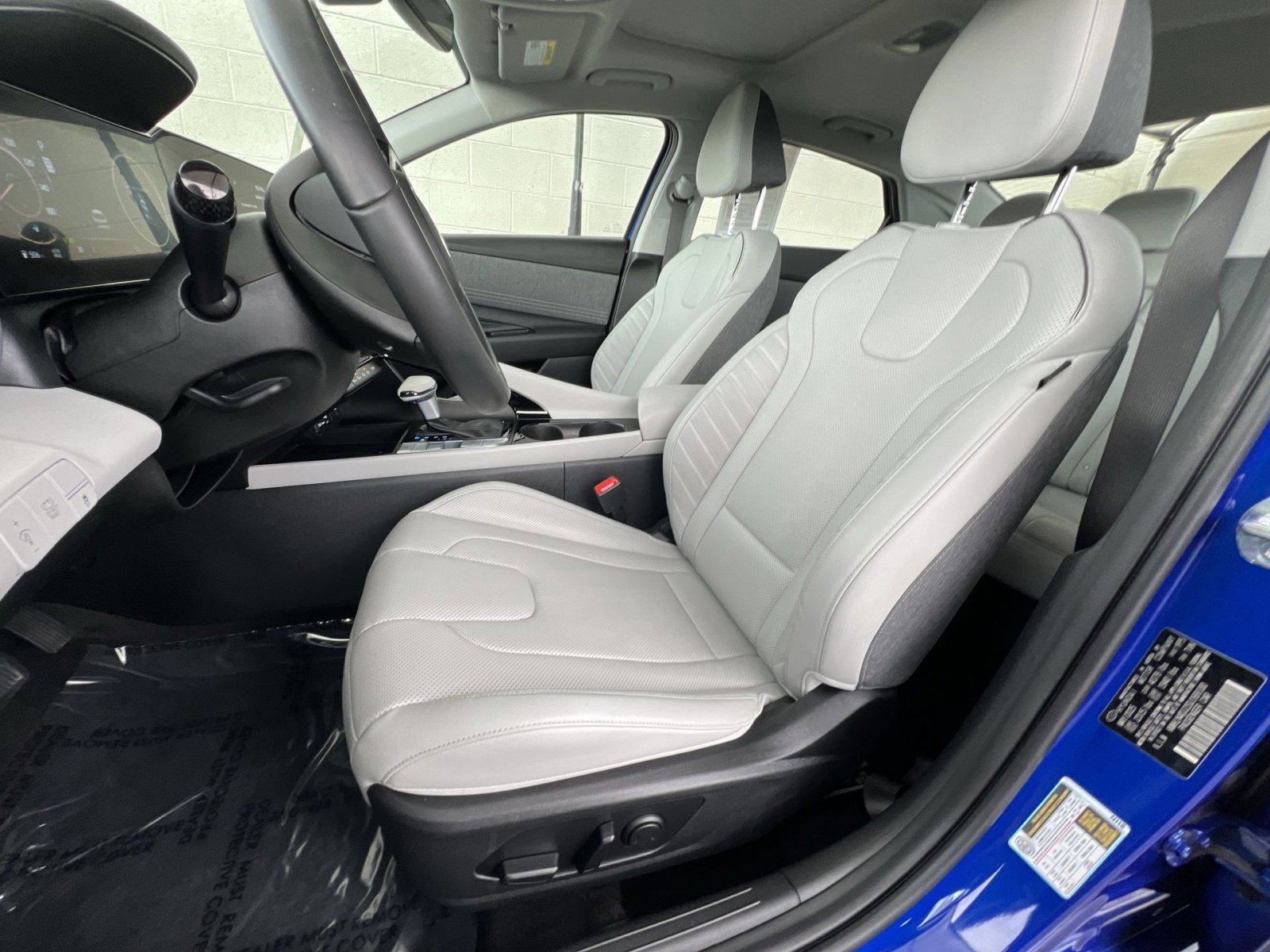 Used 2025 Hyundai Elantra Limited image 13