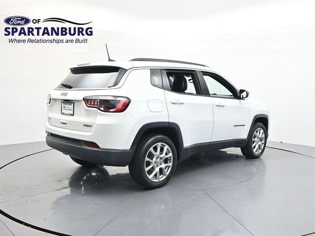 Used 2023 Jeep Compass Latitude AWD/4WD image 7