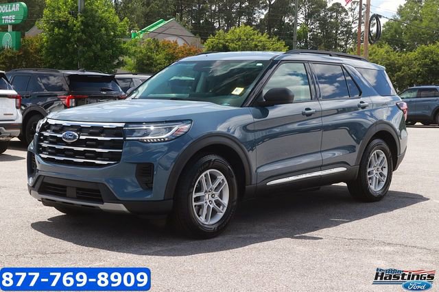 Certified 2025 Ford Explorer Active RWD image 3