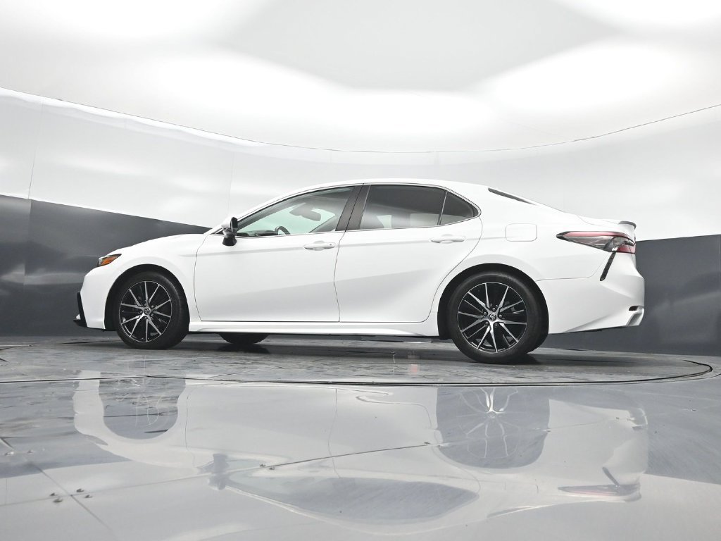Used 2023 Toyota Camry SE w/ Cold Weather Package FWD image 47