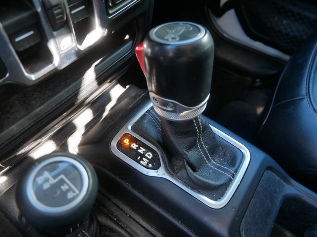 Used 2020 Jeep Wrangler Unlimited Sahara AWD/4WD image 23