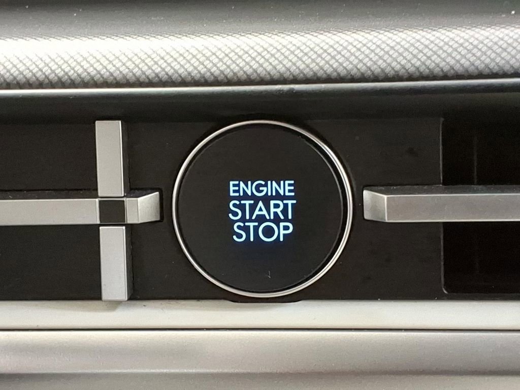 Used 2025 Hyundai Santa Fe SEL AWD/4WD image 19