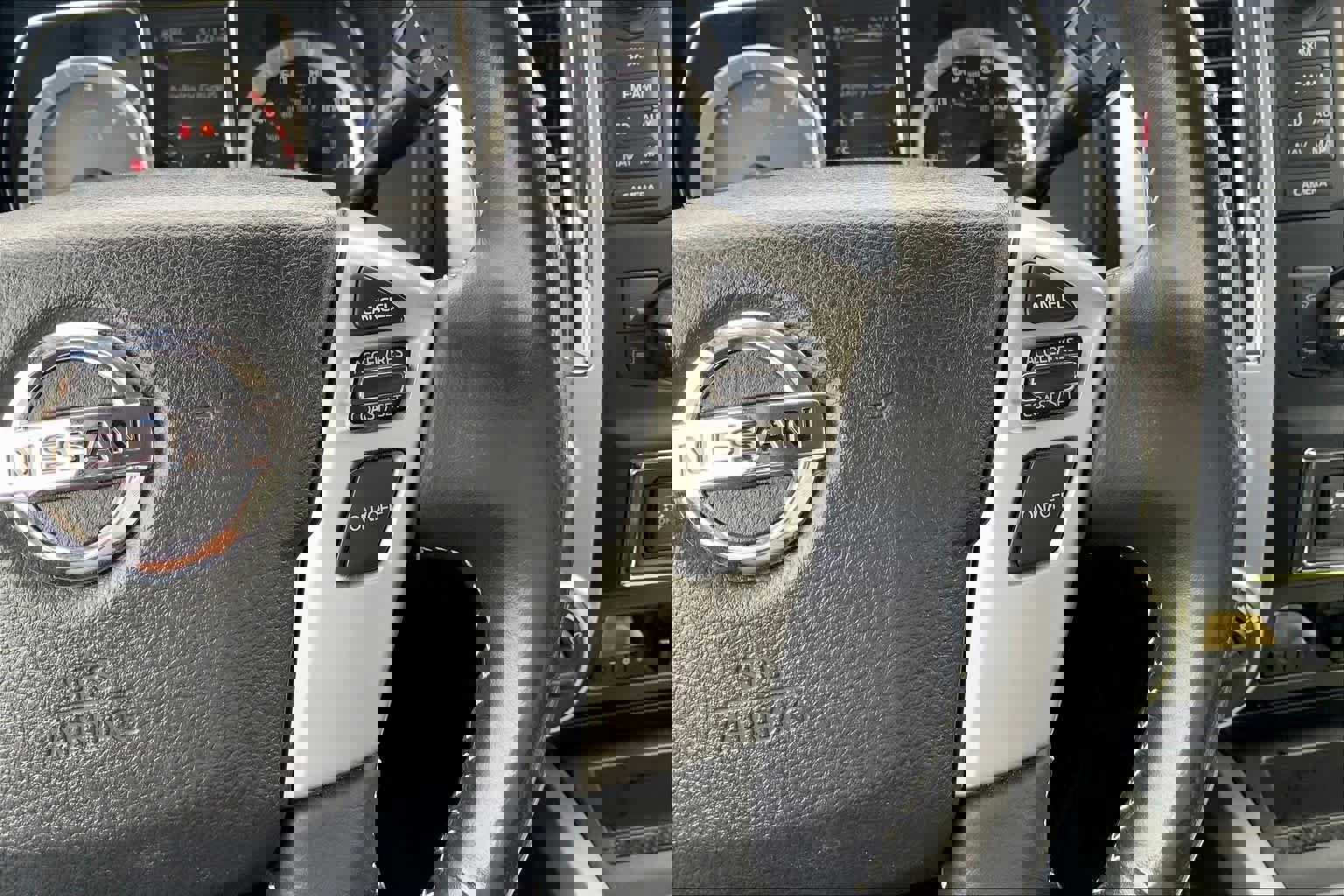 Used 2018 Nissan Titan PRO-4X w/ Pro-4x Utility Package image 24