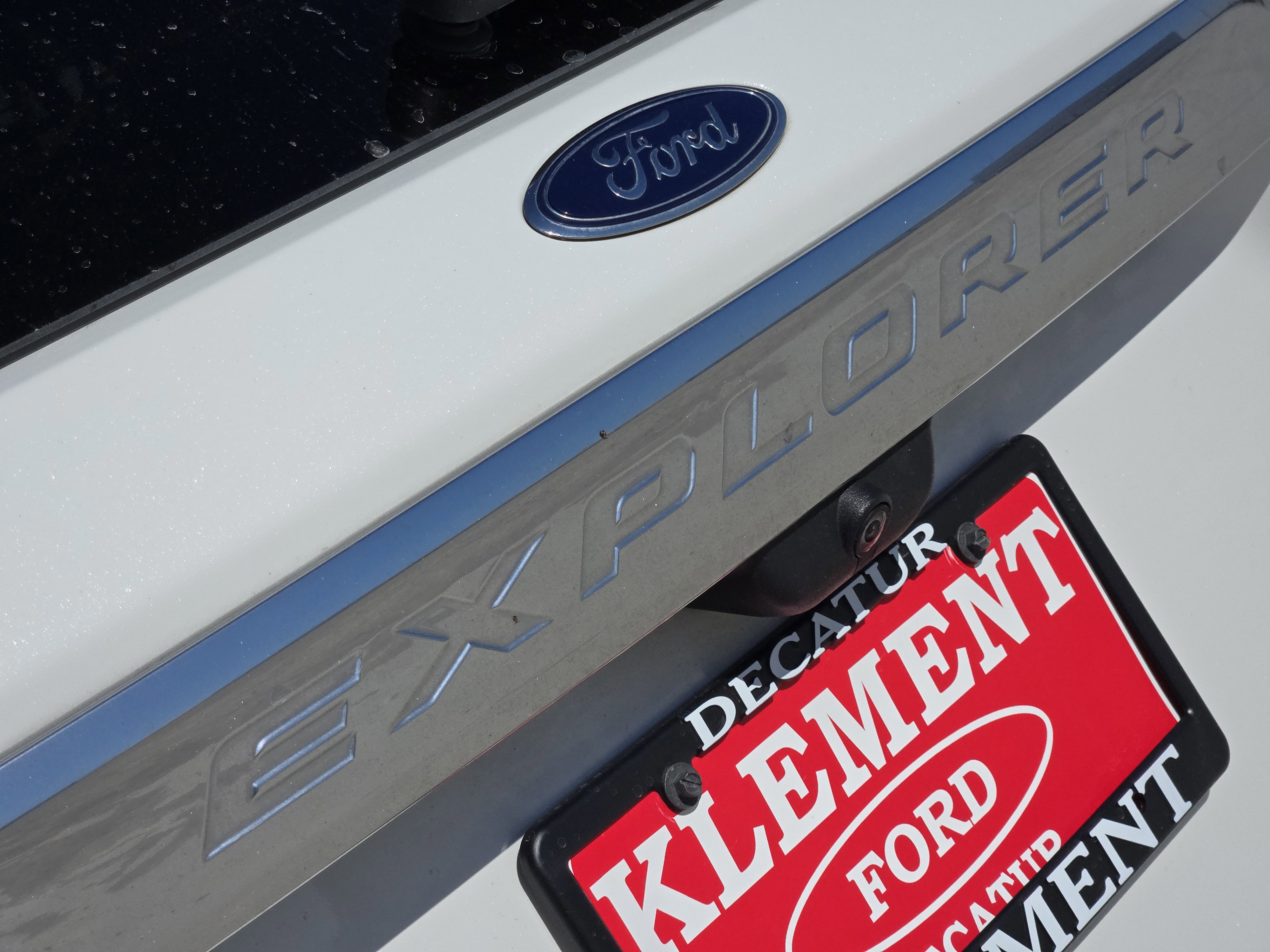 Certified 2023 Ford Explorer Platinum w/ Technology Package image 12