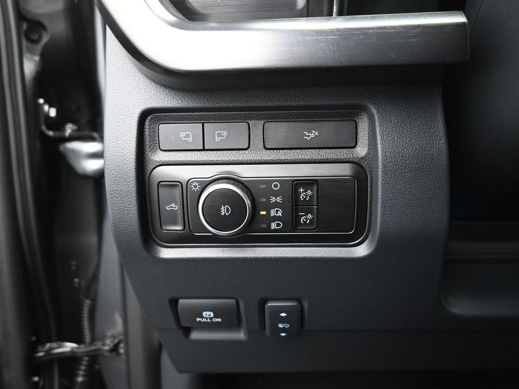 Certified 2024 Ford F250 Lariat w/ Tremor Off-Road Package image 40