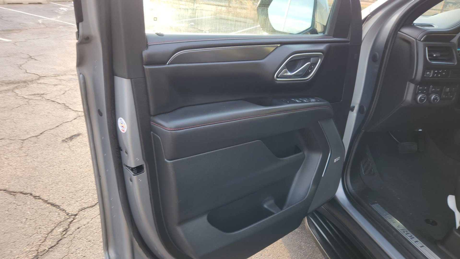 Used 2023 Chevrolet Suburban RST w/ Luxury Package image 25