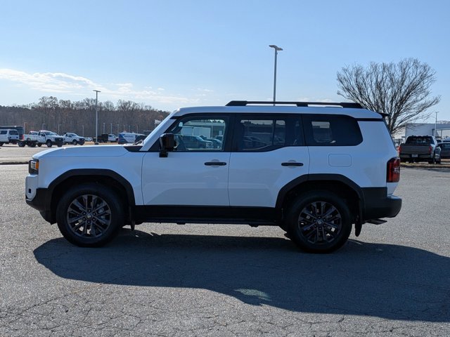 Used 2025 Toyota Land Cruiser image 7