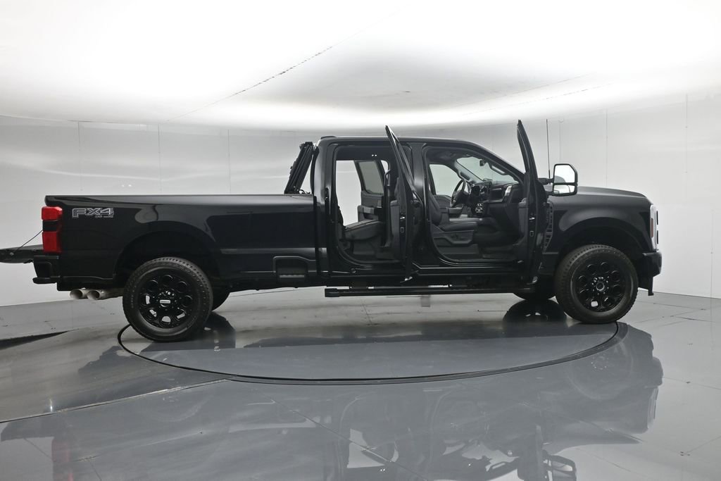 Certified 2025 Ford F350 Lariat w/ Black Appearance Package AWD/4WD image 5