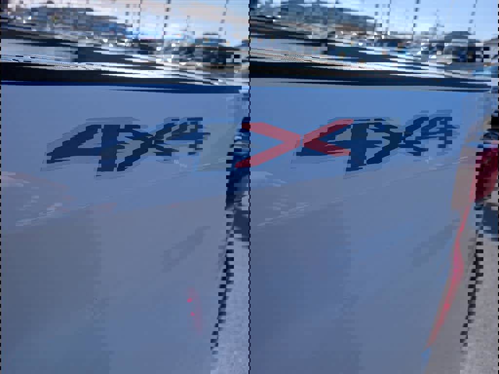 Used 2023 Chevrolet Silverado 1500 LT image 18