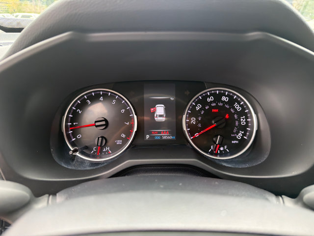 Used 2022 Toyota RAV4 LE FWD image 28