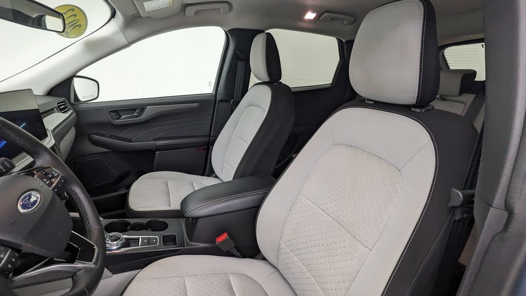 Certified 2023 Ford Escape Active w/ Tech Pack #1 AWD/4WD image 2