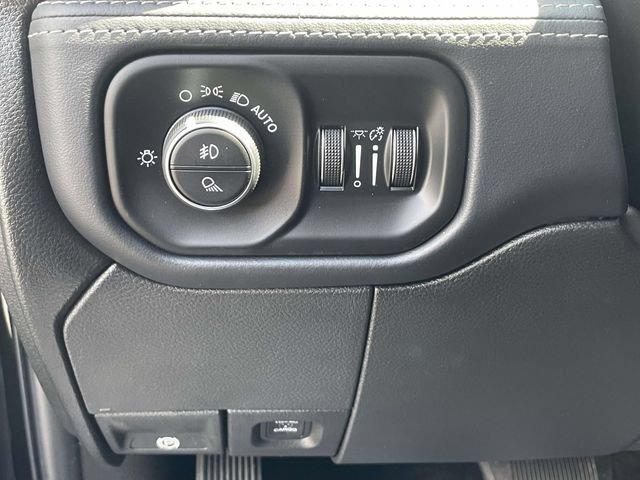 Used 2019 RAM 2500 Limited AWD/4WD image 14