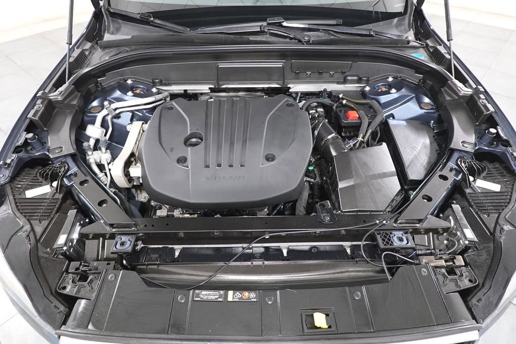Used 2023 Volvo XC60 B5 Core image 32