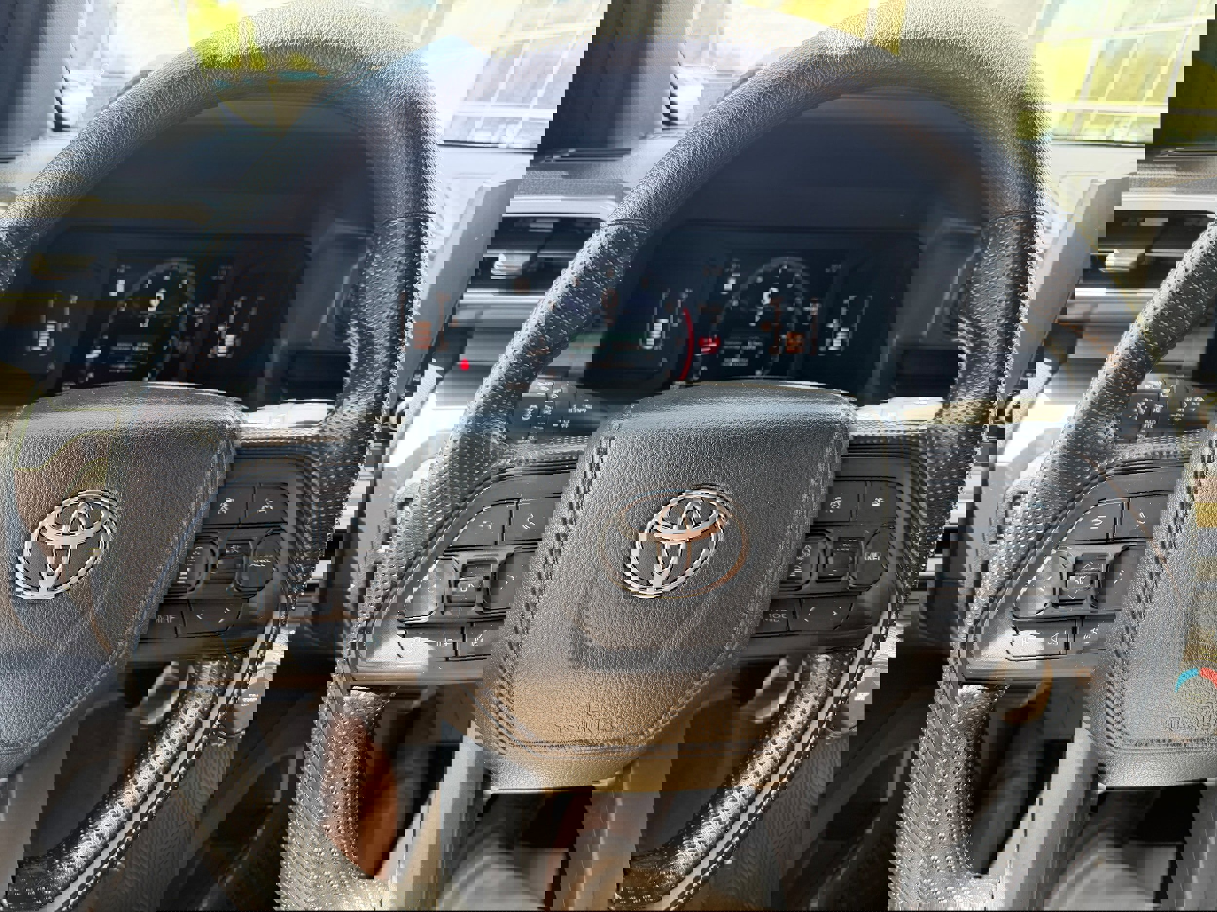 Used 2025 Toyota Tacoma SR5 image 28