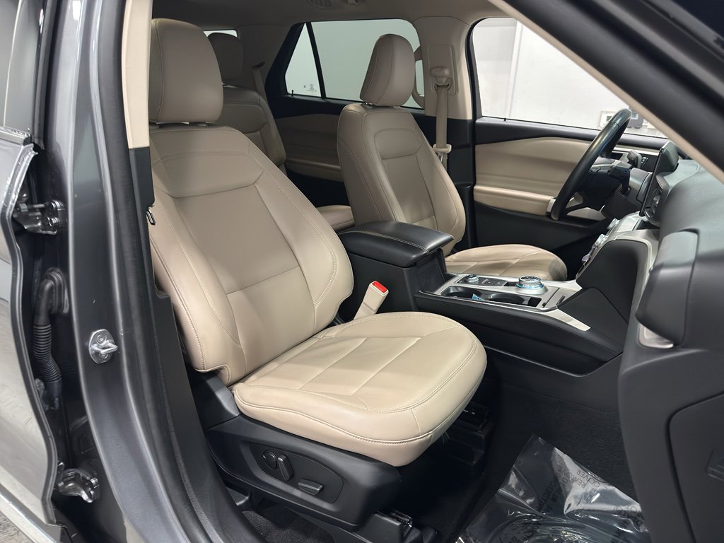 Certified 2023 Ford Explorer XLT w/ Equipment Group 202A image 37