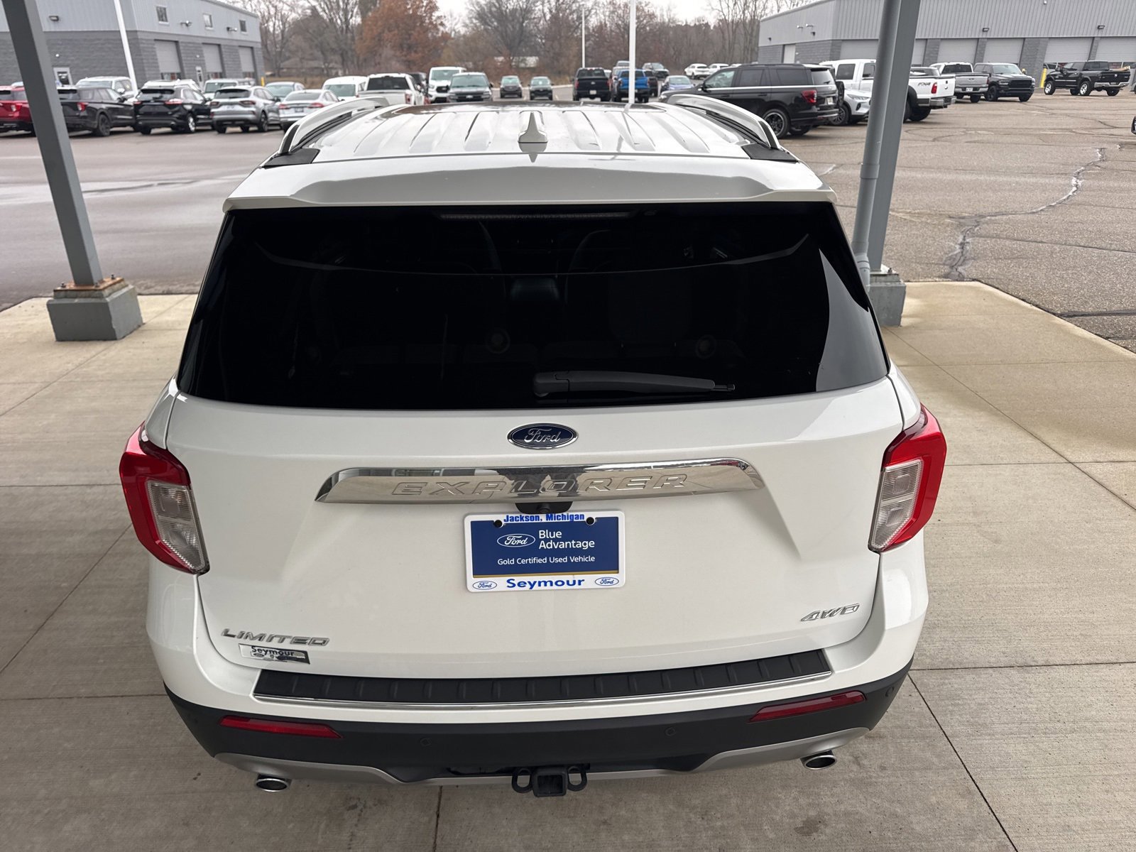 Certified 2023 Ford Explorer Limited w/ Limited Technology Package image 4