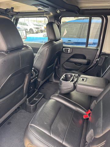 Used 2018 Jeep Wrangler Unlimited Sahara image 8