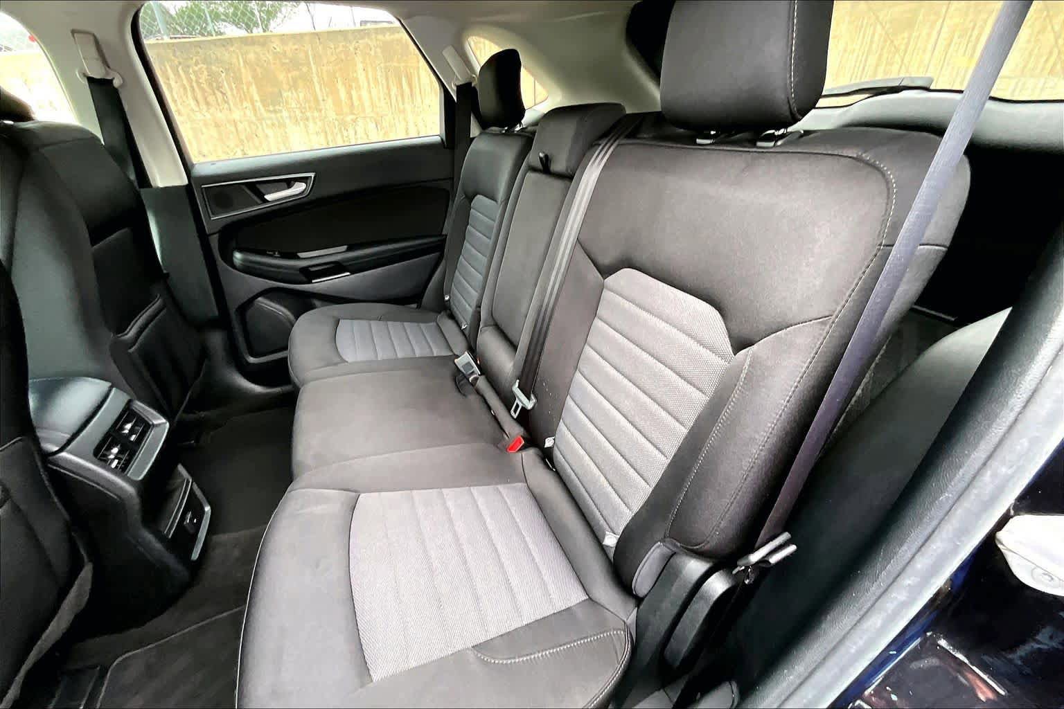 Certified 2019 Ford Edge SE FWD image 21