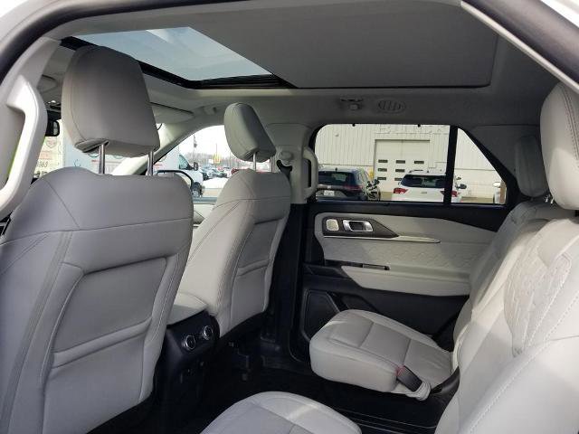 Certified 2025 Ford Explorer Platinum w/ Ultimate Package image 17