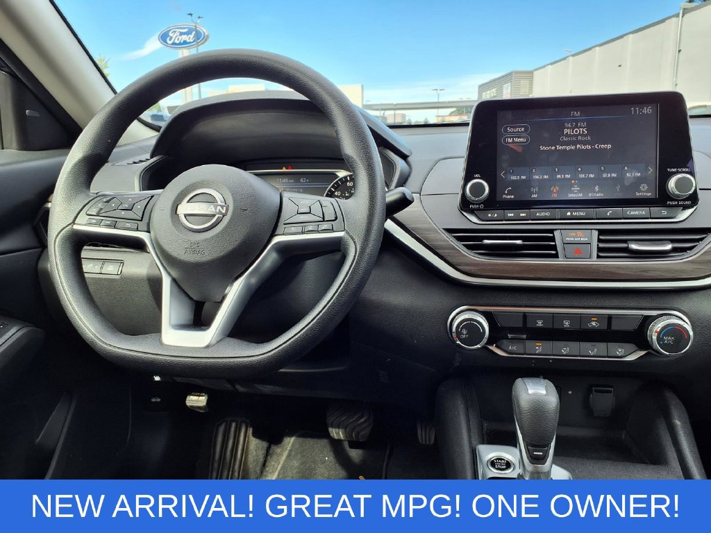 Used 2025 Nissan Altima 2.5 SV FWD image 5