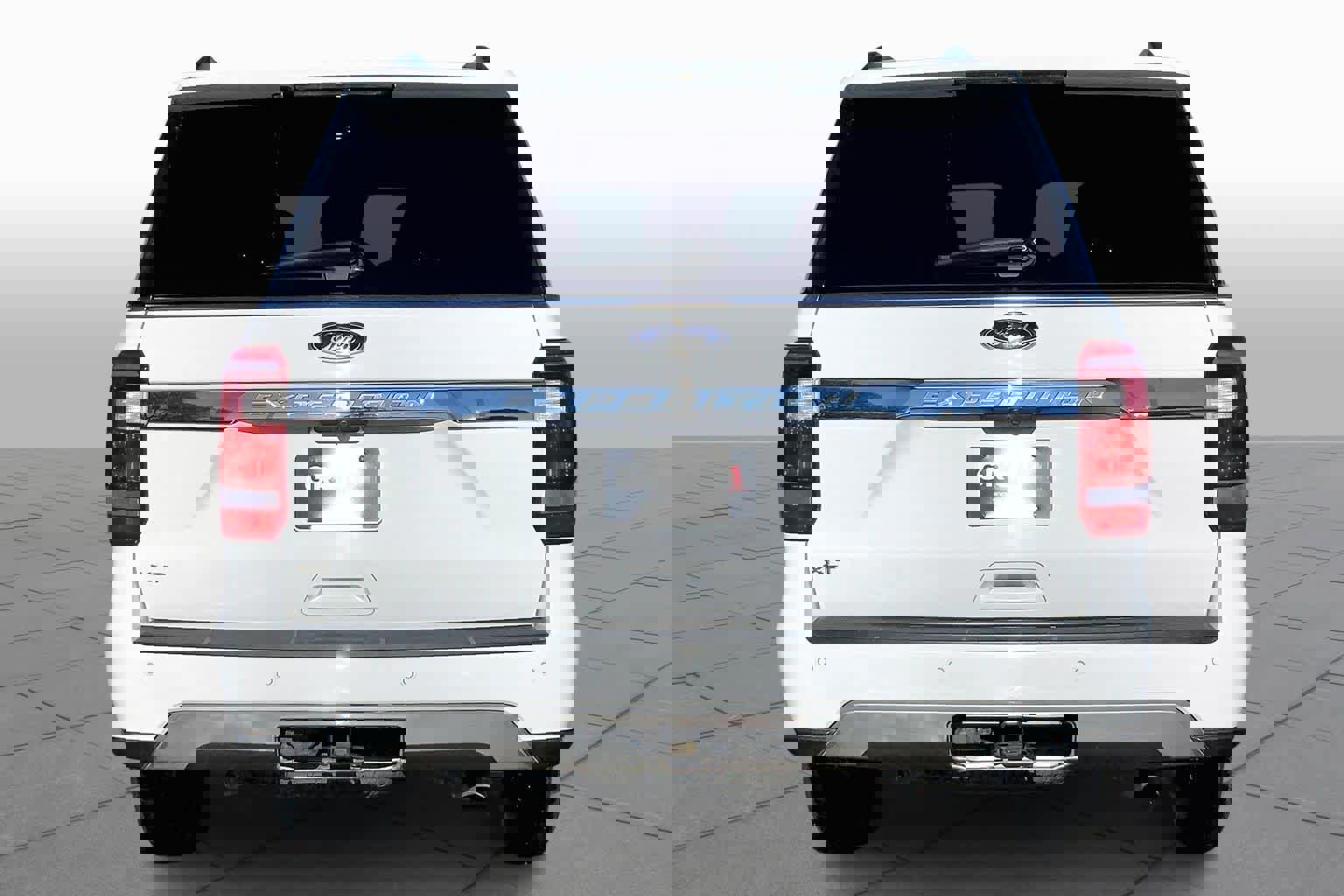 Certified 2021 Ford Expedition XLT image 2