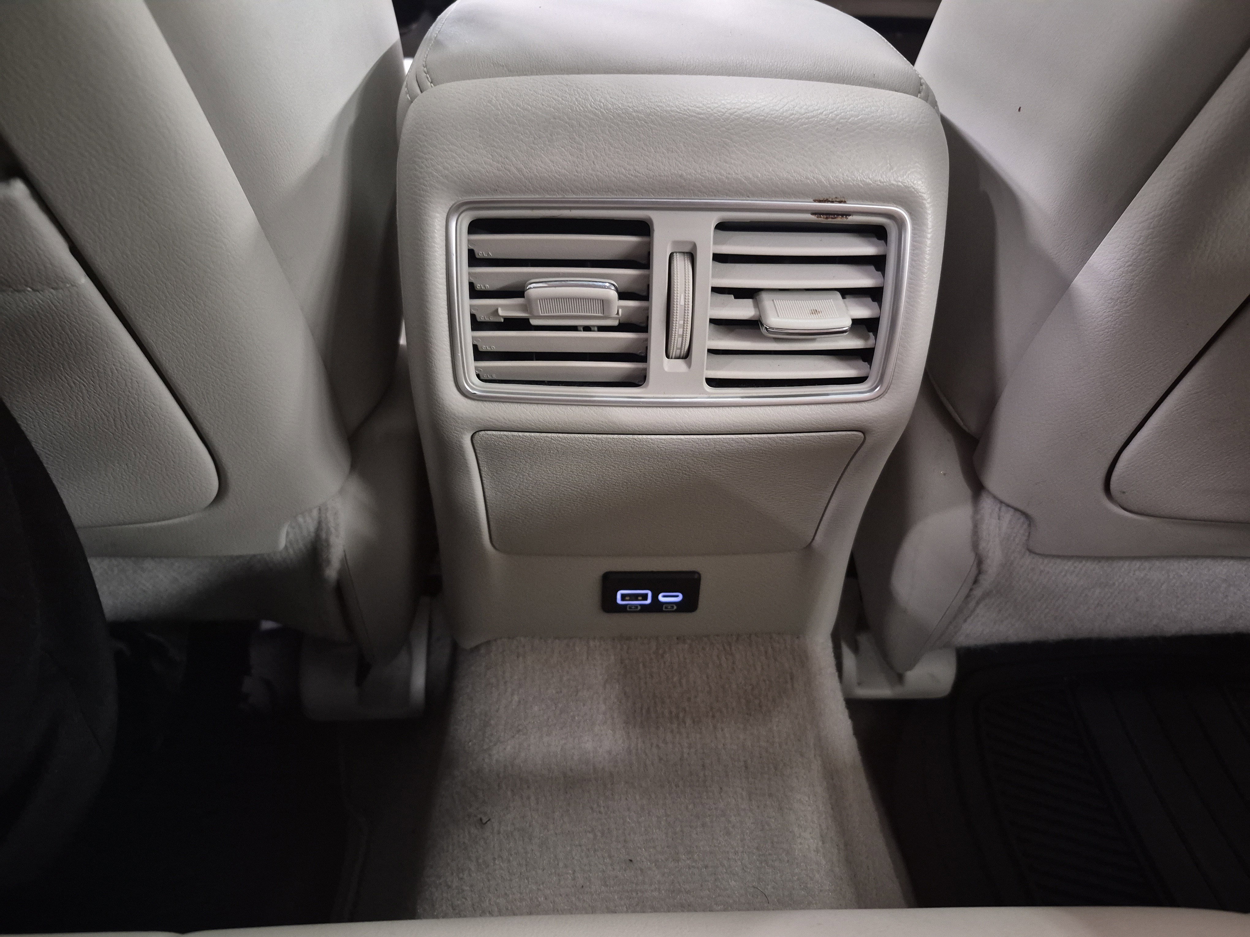 Used 2020 INFINITI Q50 Luxe w/ Essential Package (3.0T Luxe) image 19