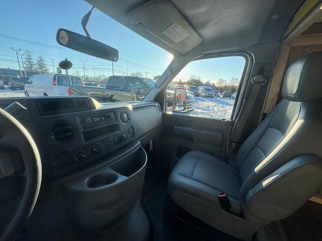 Certified 2022 Ford E-350 and Econoline 350 Super Duty w/ Power Windows & Locks Group image 19